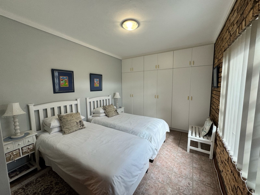 5 Bedroom Property for Sale in Stilbaai Wes Western Cape